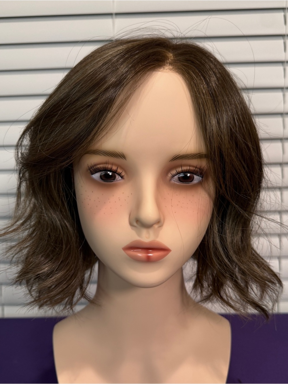 Short Wavy Brown Women's Wig — Soft Natural Texture